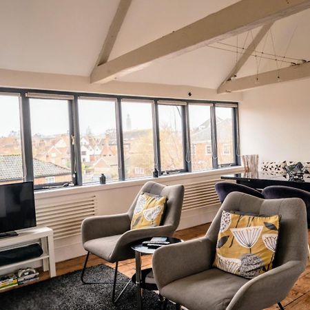 Contractor And Family Friendly Grade II Townhouse- 3 Bedrooms- Free Parking NWI Exteriér fotografie