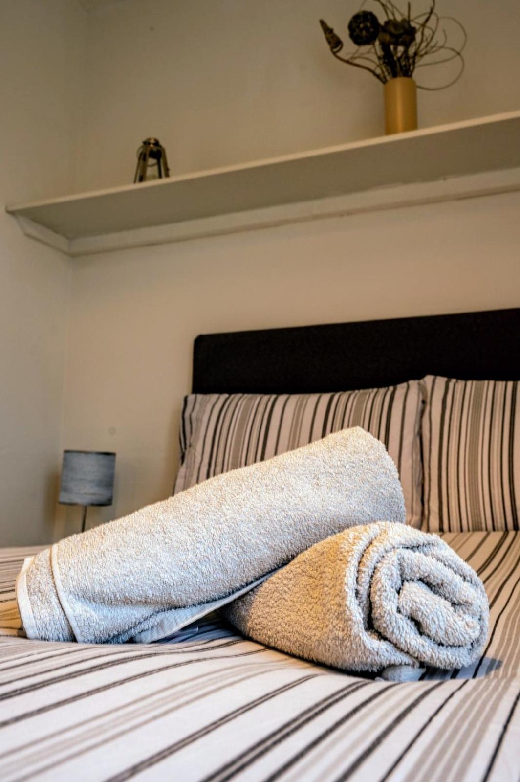 Contractor And Family Friendly Grade II Townhouse- 3 Bedrooms- Free Parking NWI Exteriér fotografie